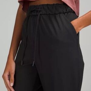 Lululemon Stretch High Rise 7/8 Length Black Size 6